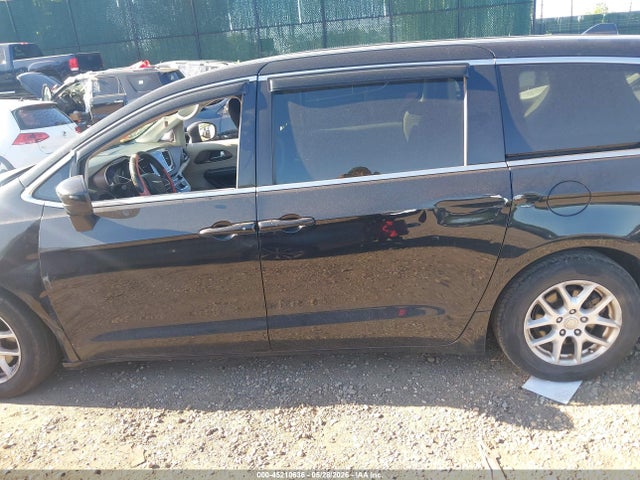 Chrysler Pacifica Touring