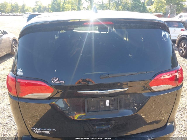 Chrysler Pacifica Touring