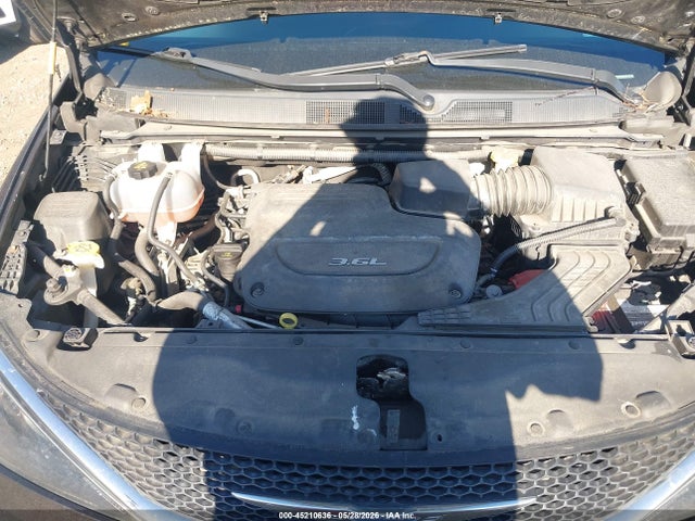 Chrysler Pacifica Touring