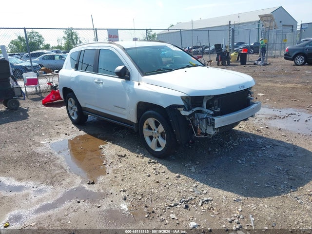 Salvage Jeep Compass Image