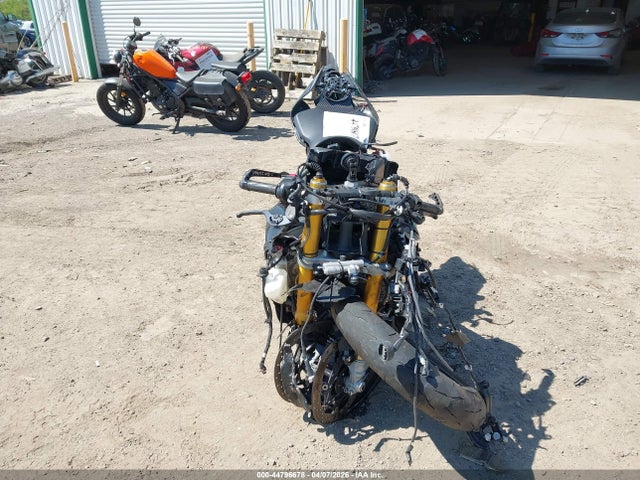 Yamaha Yzfr1m