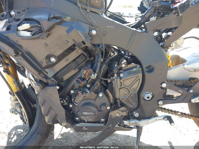 Yamaha Yzfr1m