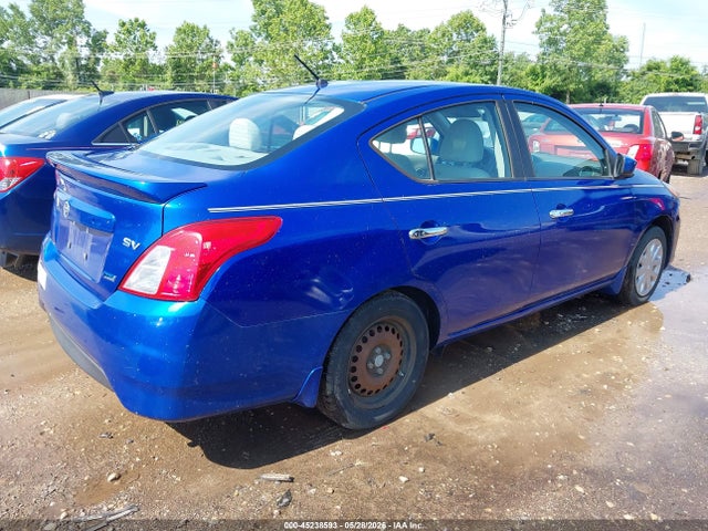 Nissan Versa