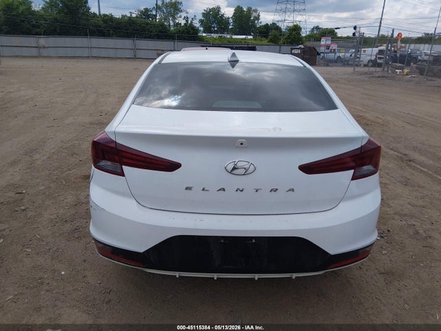 Hyundai ELANTRA Sel