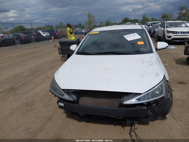 Hyundai ELANTRA Sel