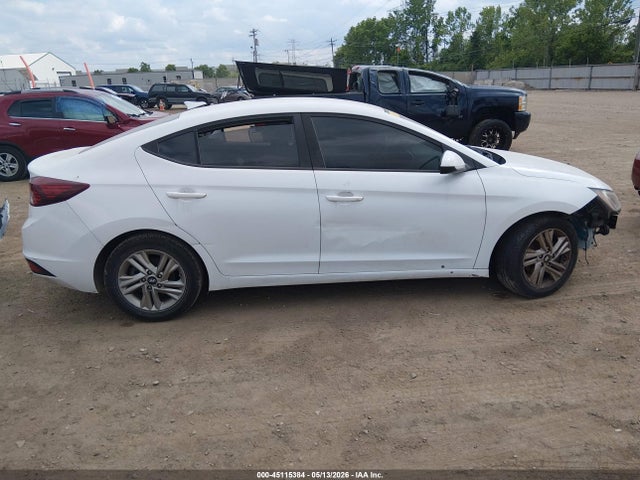 Hyundai ELANTRA Sel