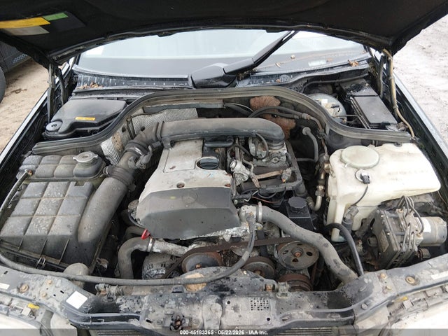 Mercedes-Benz C-Class 230