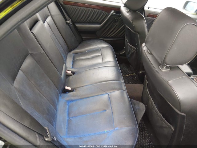 Mercedes-Benz C-Class 230