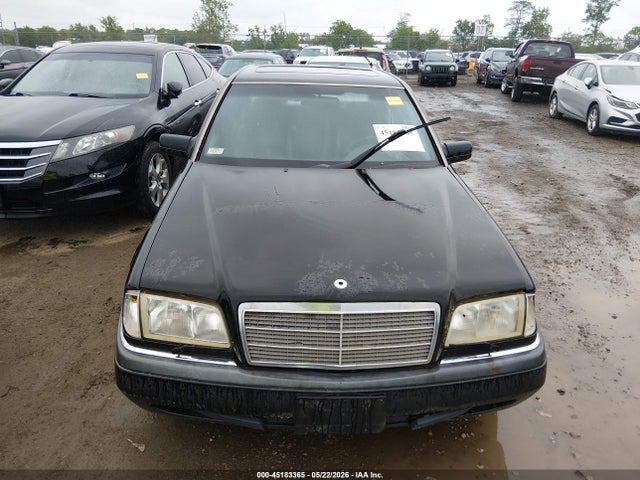 Mercedes-Benz C-Class 230