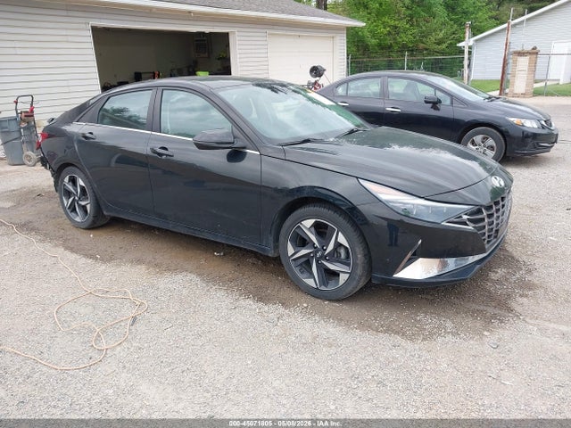 Salvage Hyundai ELANTRA Image