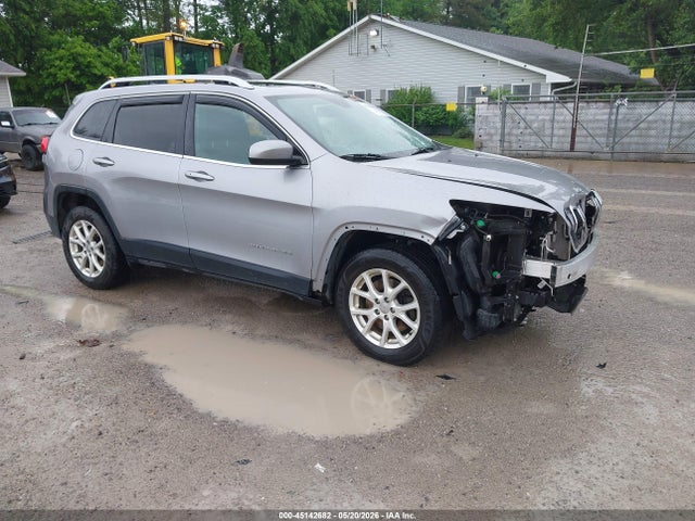 Salvage Jeep Cherokee Image