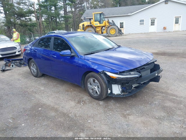 Salvage Hyundai ELANTRA Image