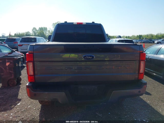 Ford F-250 Lariat