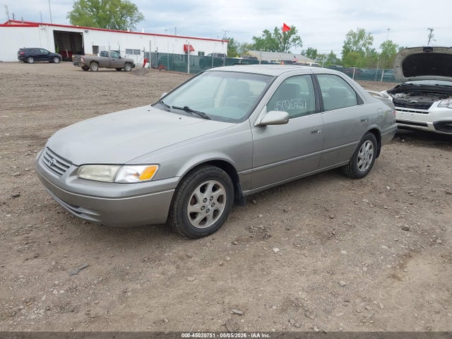 Toyota Camry Le V6