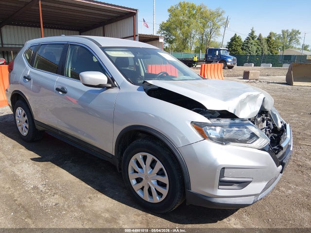 Salvage Nissan Rogue Image