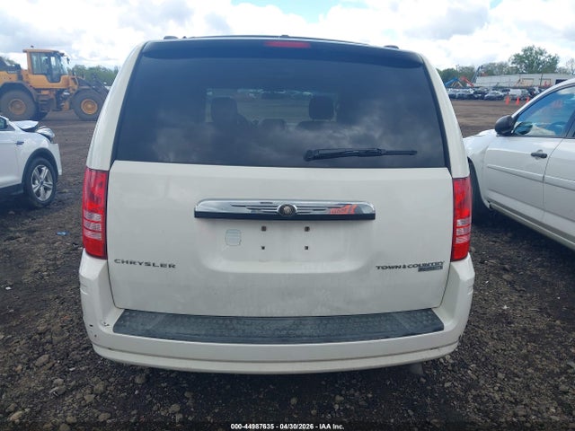 Chrysler Town & Country Touring