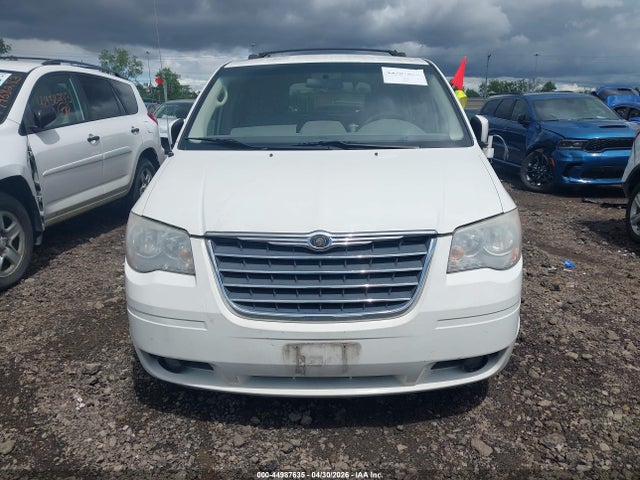 Chrysler Town & Country Touring