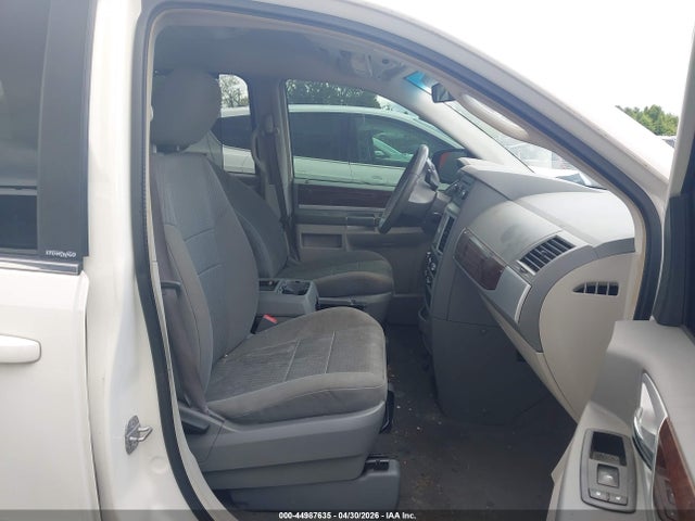 Chrysler Town & Country Touring