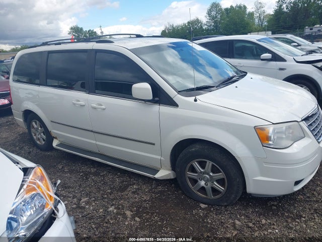 Chrysler Town & Country Touring