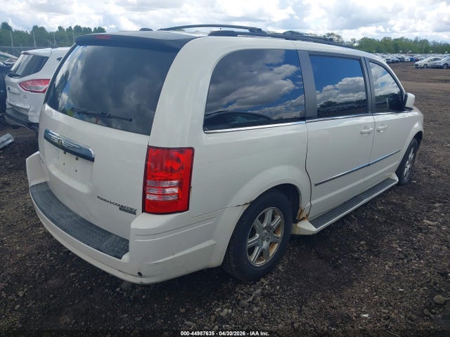 Chrysler Town & Country Touring