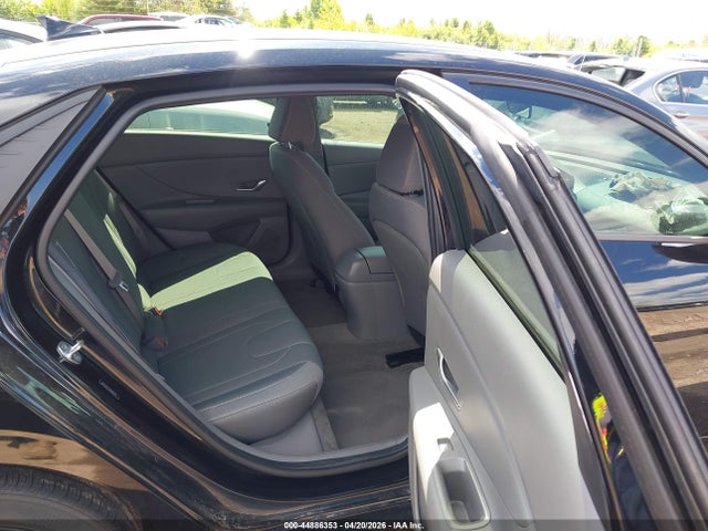 Hyundai ELANTRA Sel
