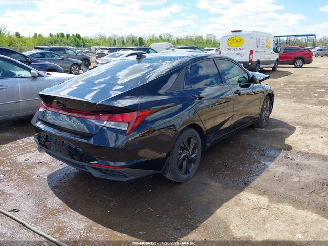 Hyundai ELANTRA Sel