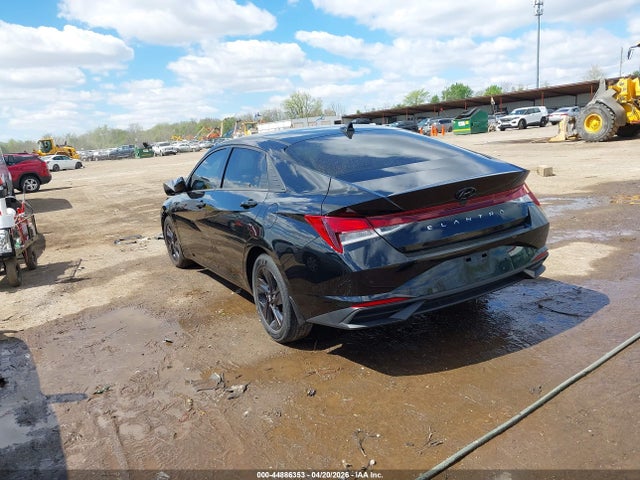 Hyundai ELANTRA Sel