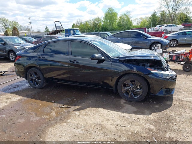 Hyundai ELANTRA Sel