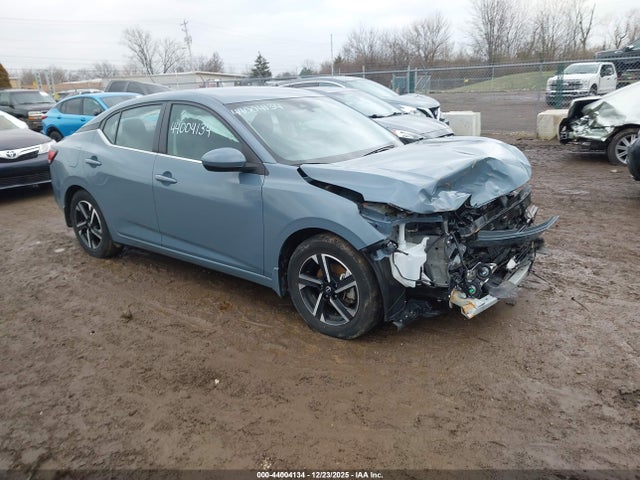 Salvage Nissan Sentra Image