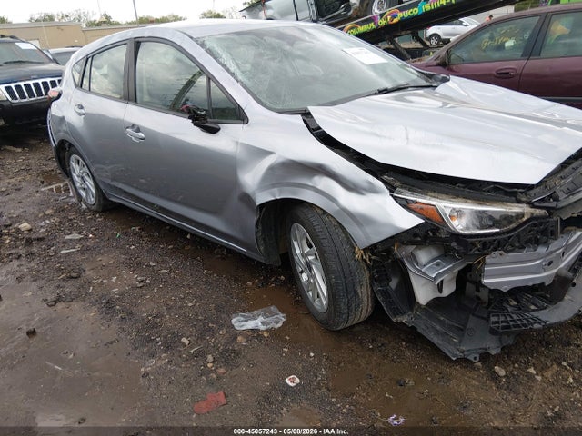 Subaru Impreza Base 5-door