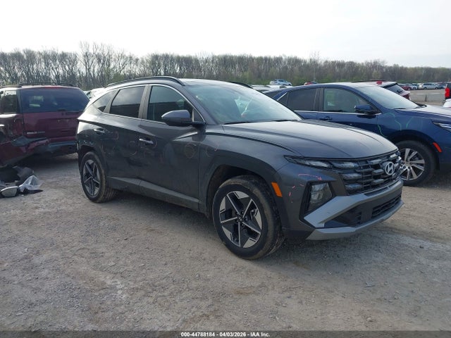 Salvage Hyundai TUCSON Image