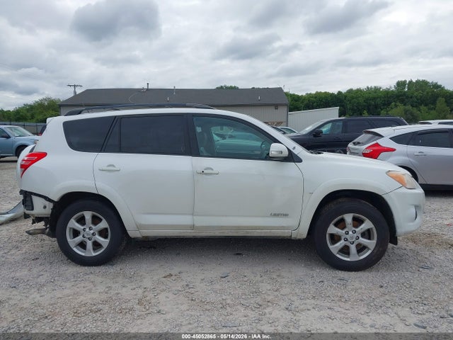 Toyota RAV4 Limited V6