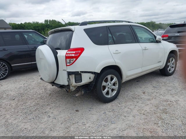 Toyota RAV4 Limited V6