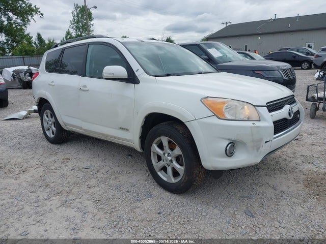 Salvage Toyota RAV4 Image