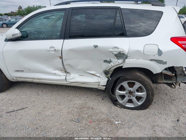 Toyota RAV4 Limited V6