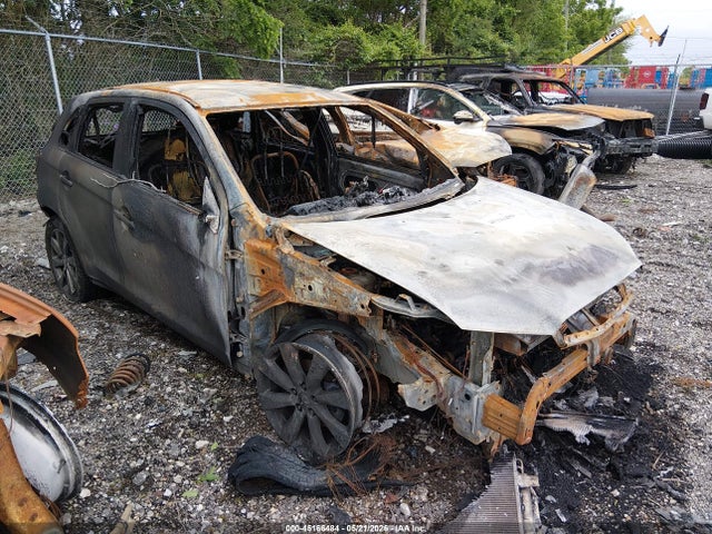Salvage Mitsubishi Outlander Image