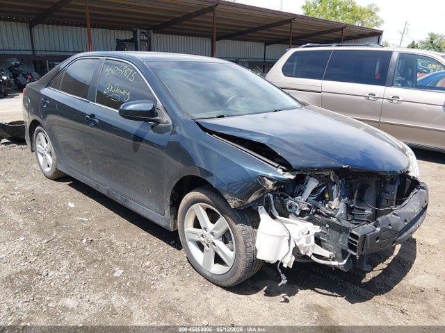 Salvage Toyota Camry Image