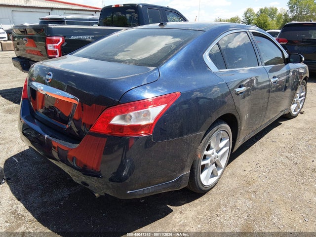 Nissan Maxima