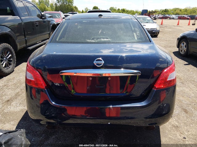 Nissan Maxima