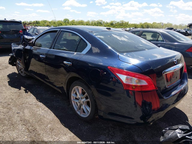 Nissan Maxima