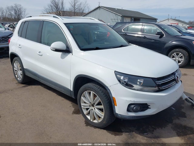 Salvage Volkswagen Tiguan Image