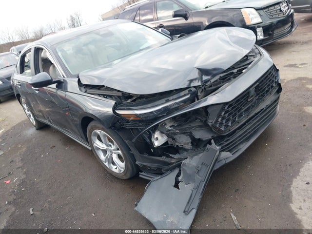 Salvage Honda Accord Image