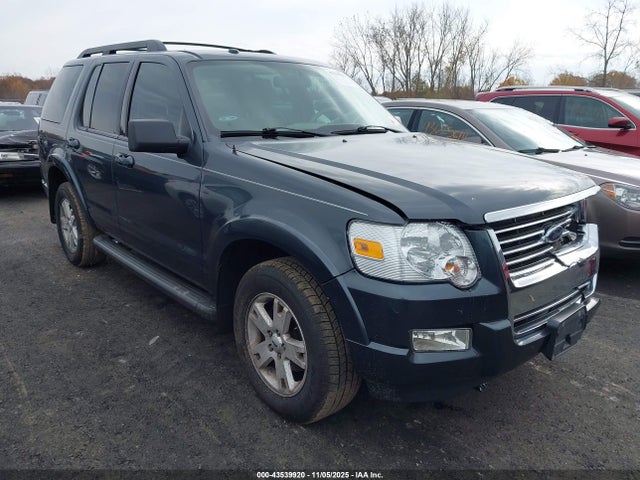Salvage Ford Explorer Image