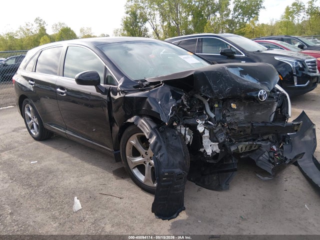 Salvage Toyota Venza Image