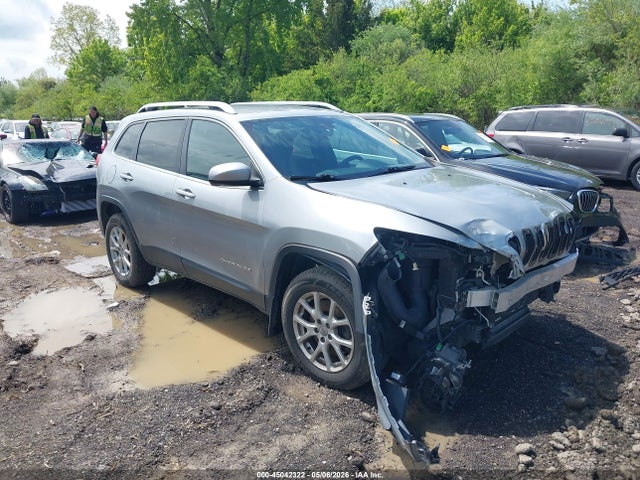 Salvage Jeep Cherokee Image