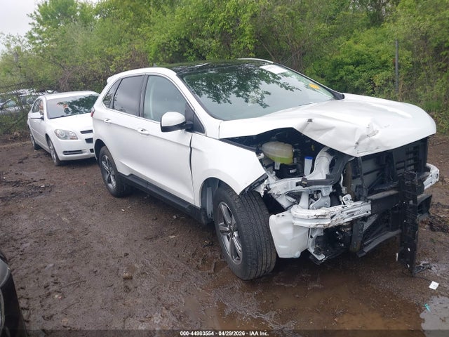Salvage Ford Edge Image