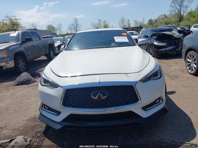 INFINITI Q60 Pure Awd