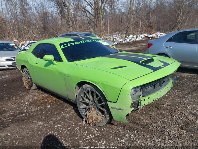 Salvage Dodge Challenger Image