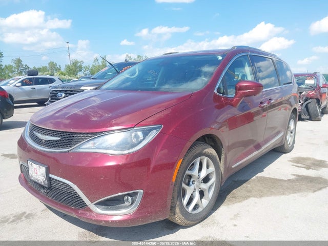 Chrysler Pacifica Touring-l Plus