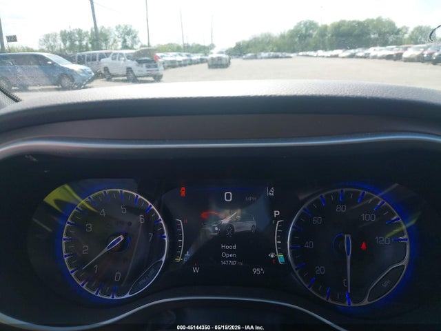 Chrysler Pacifica Touring-l Plus